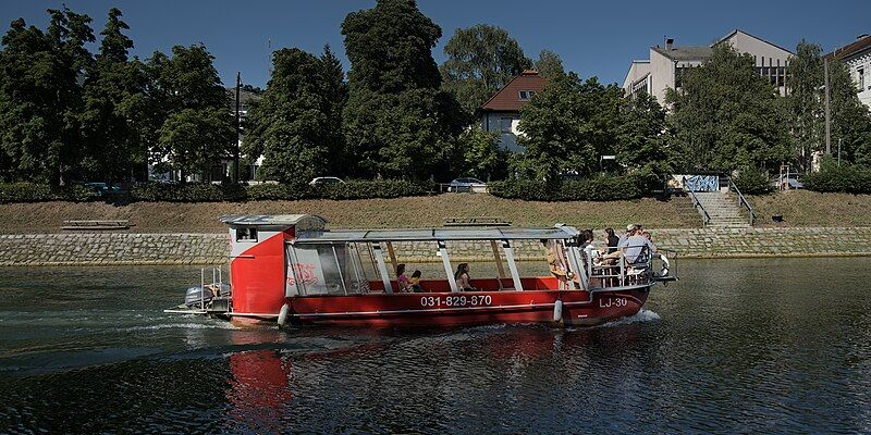 File:Tourist ship Ljubljanica.jpg