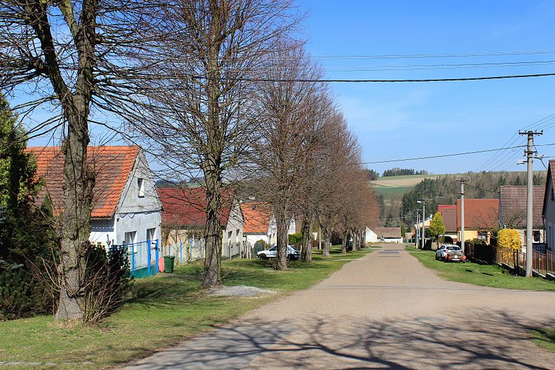 File:Všenice, south part.jpg