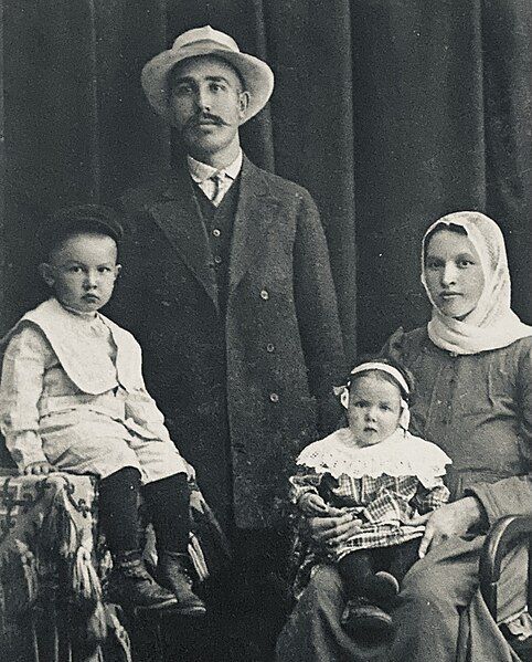 File:Wafin family.jpg