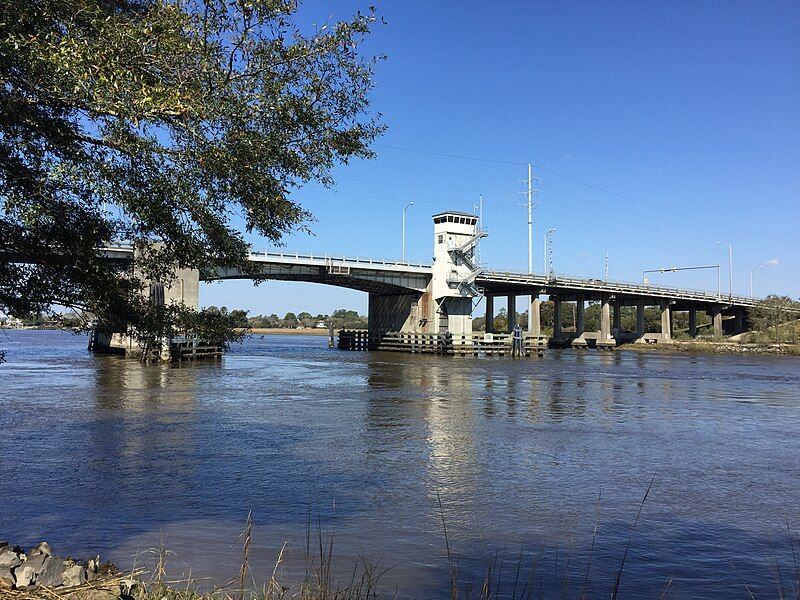 File:Wappoo Creek Bridge.jpg