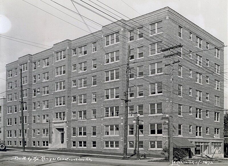 File:Washington Apartments 1922.jpg