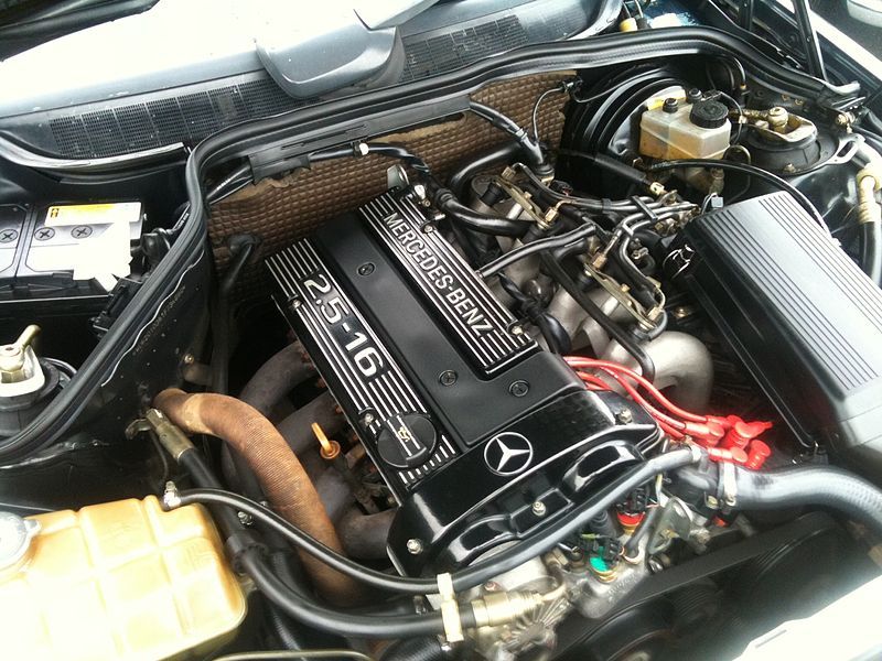 File:2.5-16 Cosworth.JPG