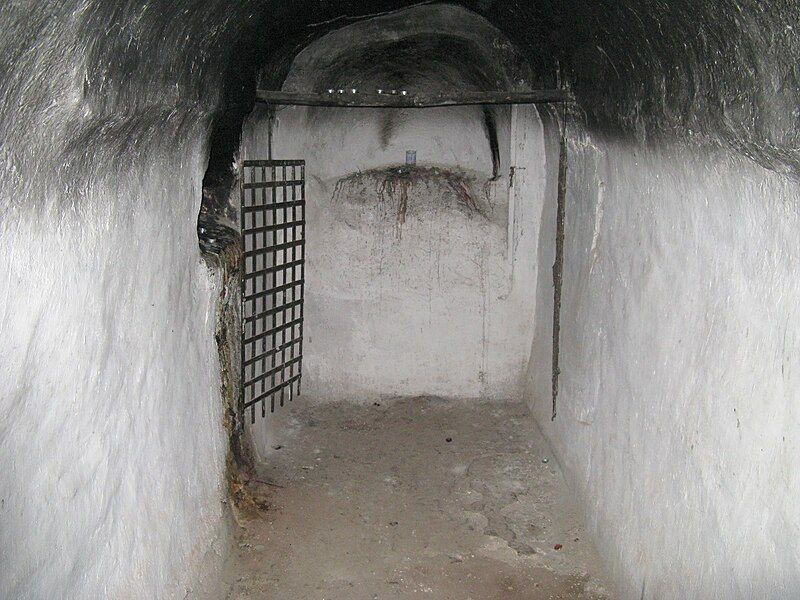 File:Aaron's tomb.jpg