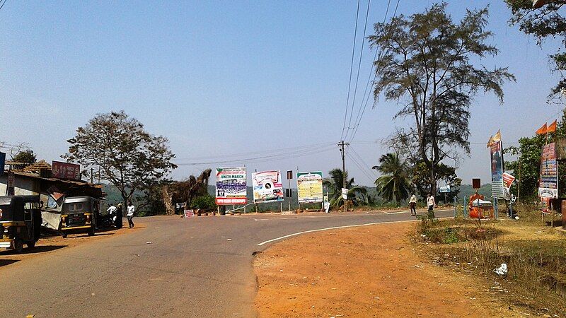 File:Anekkallu.Guvedapadavu junction.jpg