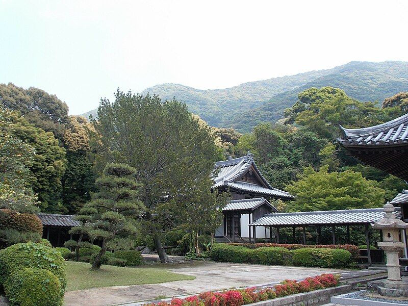 File:Fukuju-ji Kaisando.jpg