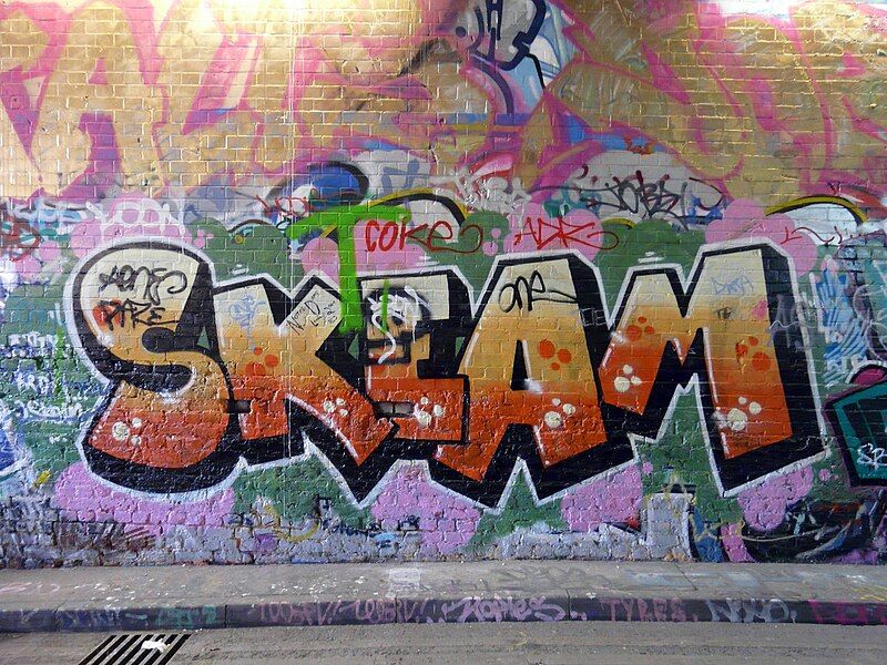 File:Graffiti London.jpg