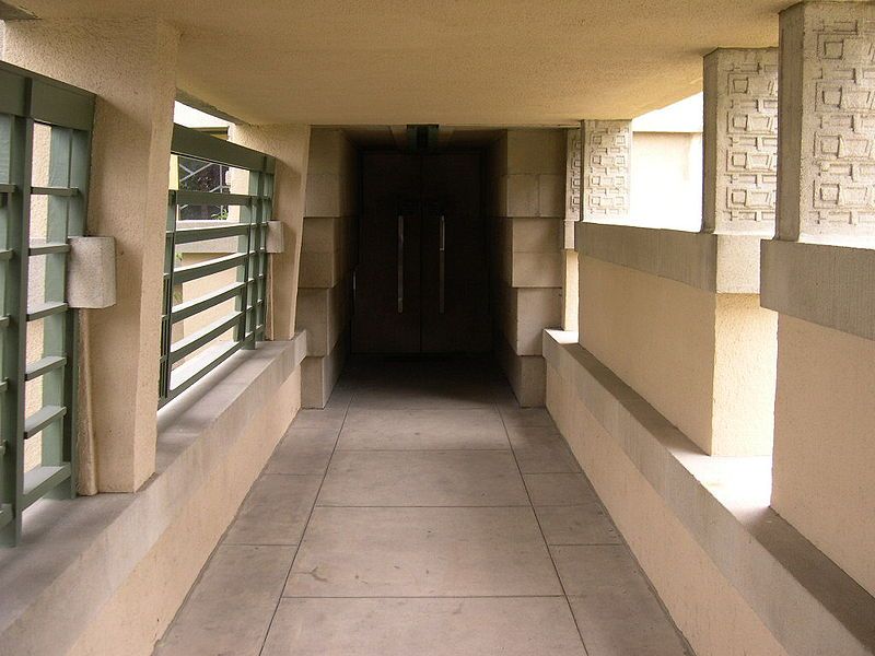 File:Hollyhock House entrance.JPG