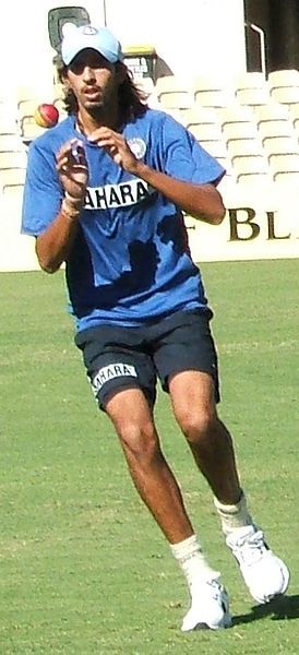 File:Ishant Sharma fielding.JPG