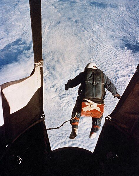 File:Kittinger-jump.jpg