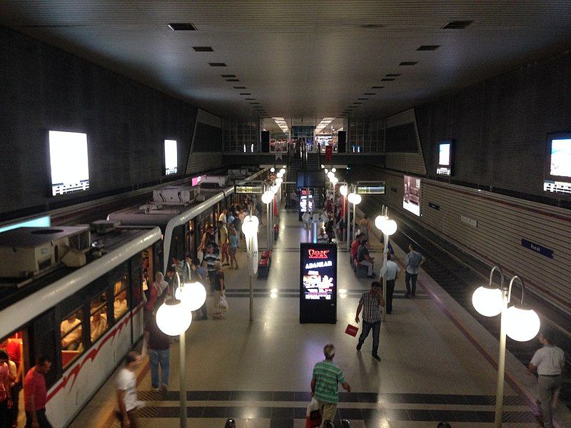 File:Konak Izmir Metro.jpg