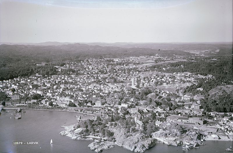 File:Larvik (14576904094).jpg