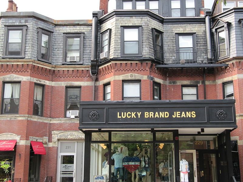 File:LuckyBrandJeansBoston.JPG