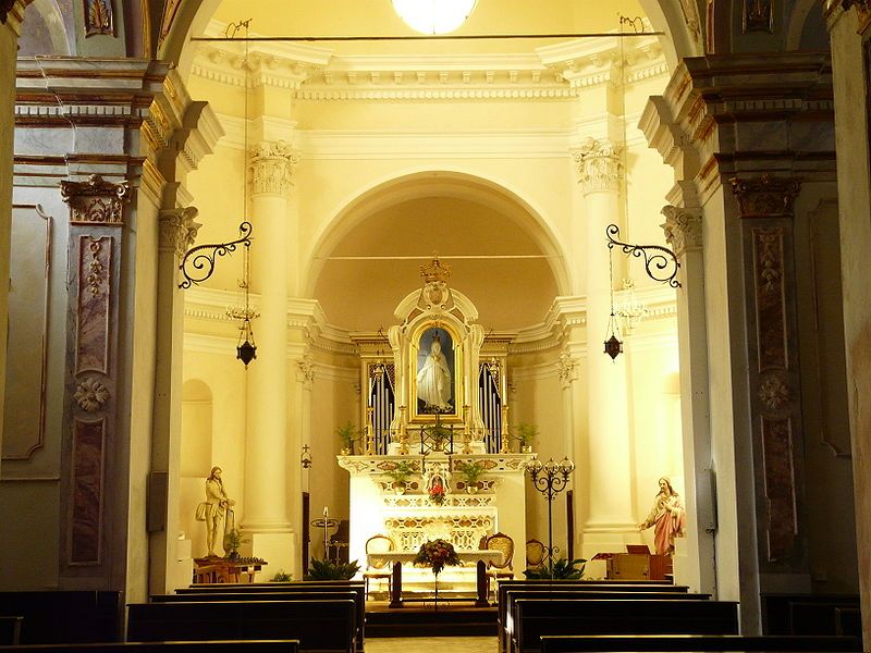 File:Mallare-santuario dell'eremita-interno.jpg