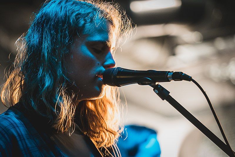 File:Marika Hackman 2.jpg