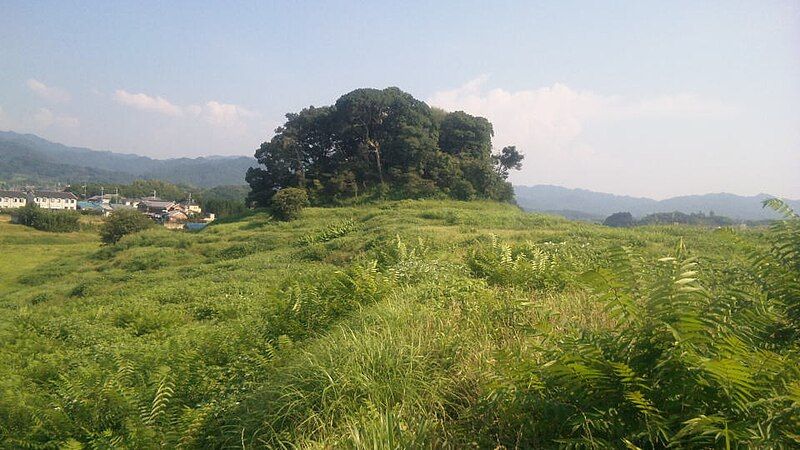 File:Misemaruyama-ancienttomb3.jpg