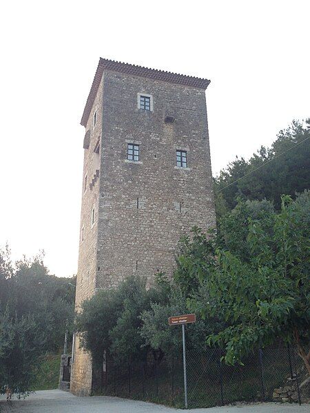 File:Paramythia, Thesprotia-Tower Koulia-Jul2014.jpg