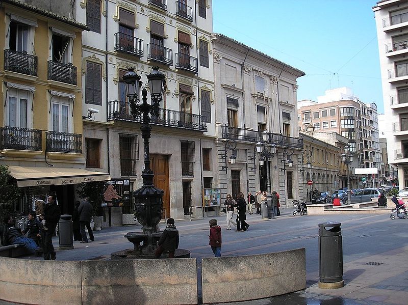 File:PlazaAytoSueca.jpg