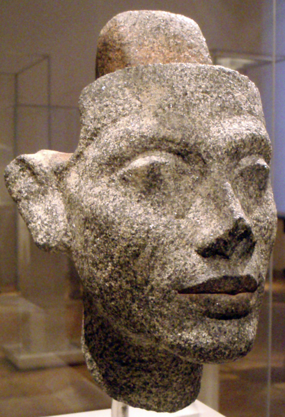 File:StatueHeadOfNefertiti01.png