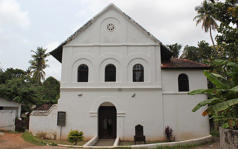 File:Synagogue (15712816629).jpg