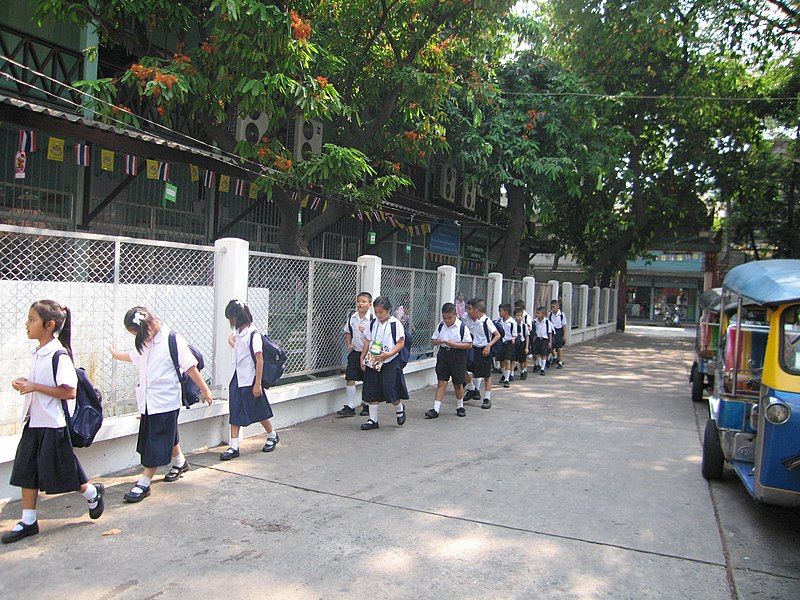 File:Thai Students.jpg