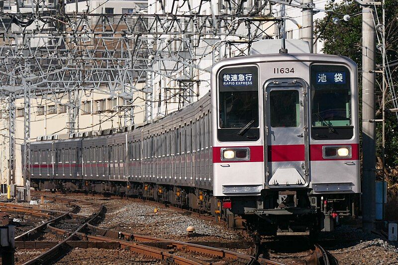 File:Tobu-Tojo-Line-Series11634F.jpg