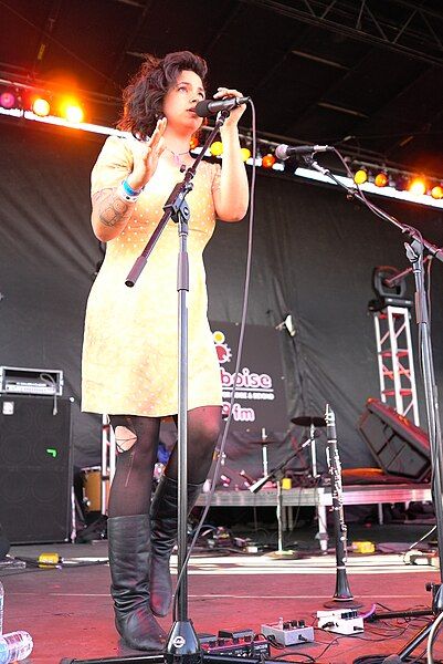 File:Treefort2012AULeadSinger.jpg