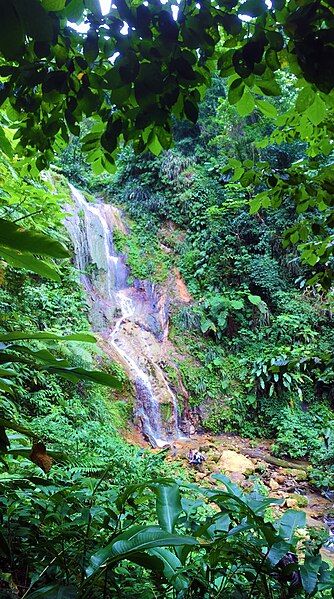 File:Tufton Hall Waterfalls.jpg