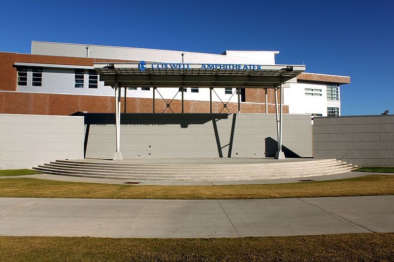 File:UNF Coxwell Amphitheater.JPG