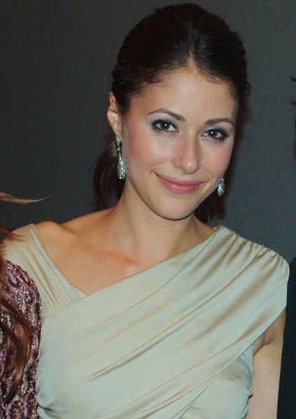 File:AmandaCrewCropped.jpg