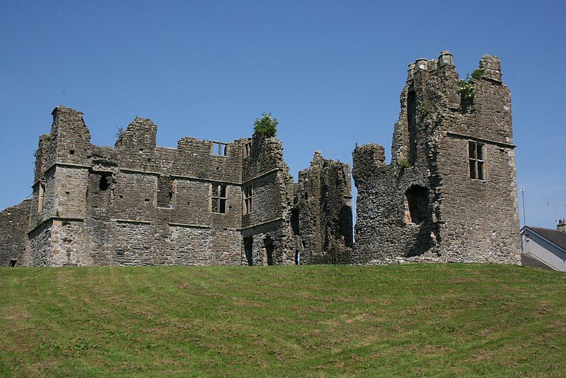 File:Castel Caulfield Ruins.jpg