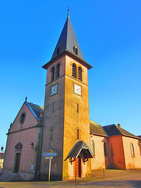 File:Eglise Launstroff.JPG