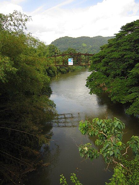 File:Kalu River 1.jpg