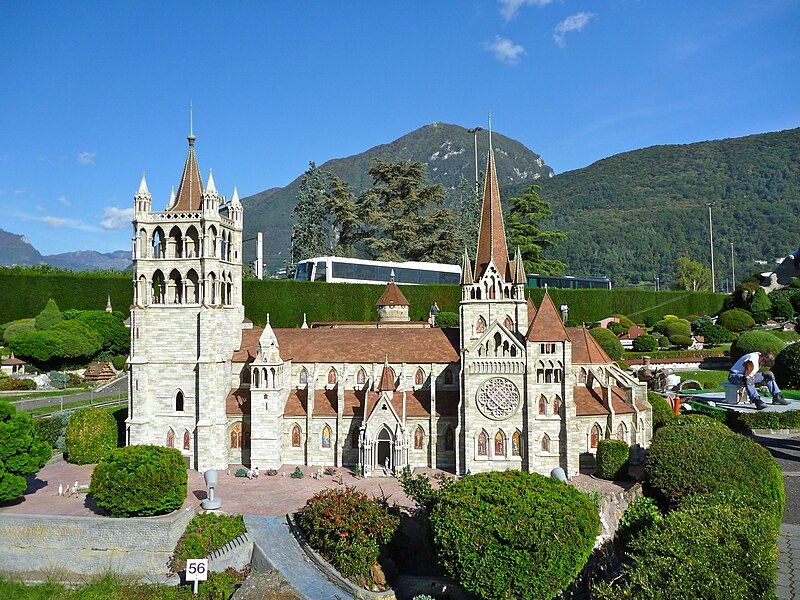 File:Kathedrale Lausanne.jpg