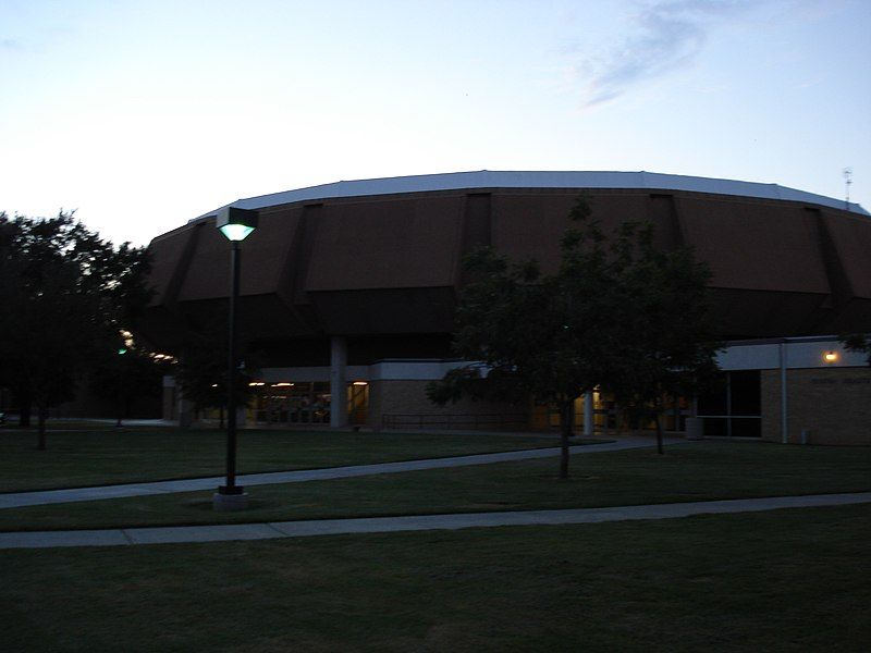 File:MoodyColiseum.JPG