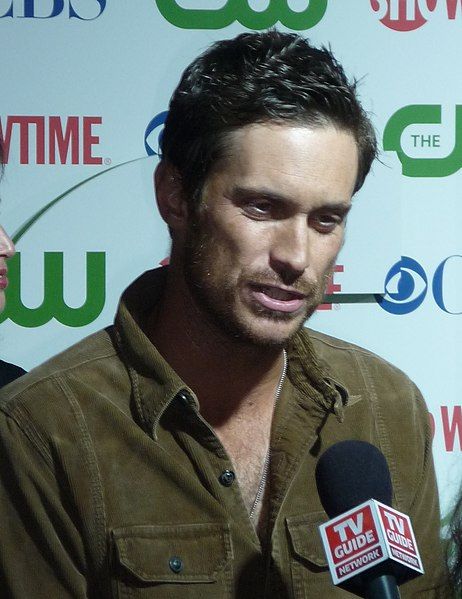 File:Oliver Hudson 2010.jpg