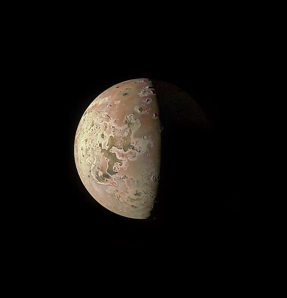 File:PIA26234-JupiterMoonIo-Volcanos-20231015.jpg