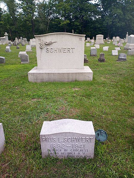 File:Pi Schwert grave.jpg