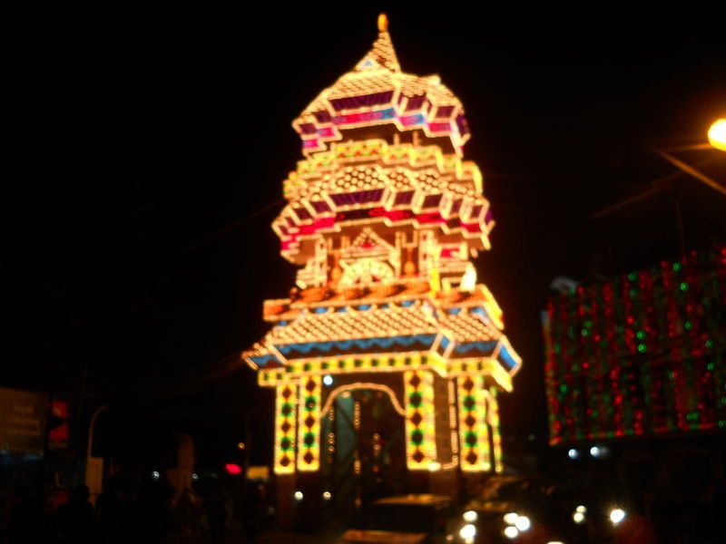 File:Pooram Pandal.jpg