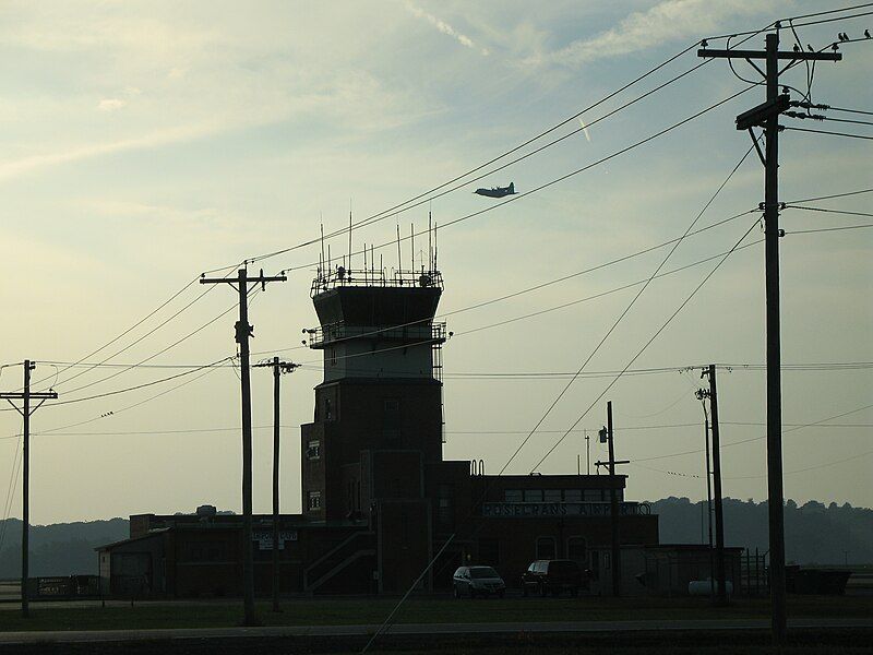 File:Rosecrans-airport1.jpg