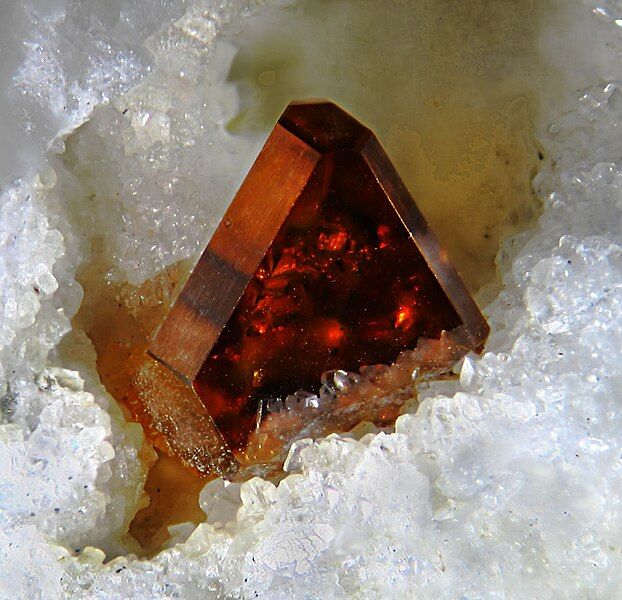 File:Sphalerite-JR.jpg