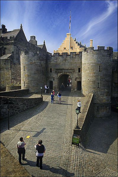 File:Stirling Castle (7256811416).jpg