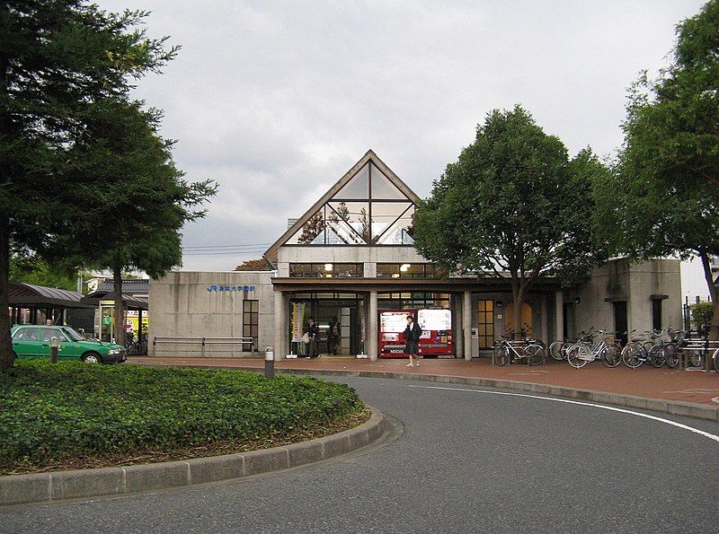 File:Tottori-daigakumae stn.jpg