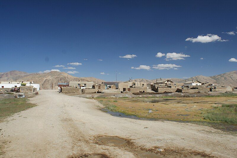 File:Bulunkul Village.jpg