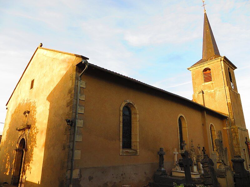 File:Conthil l'église Saint-Alexis.JPG