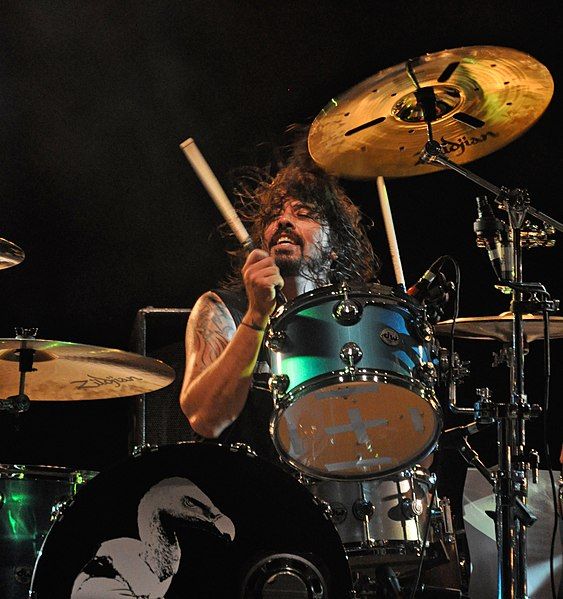 File:Dave-Grohl drums.jpg