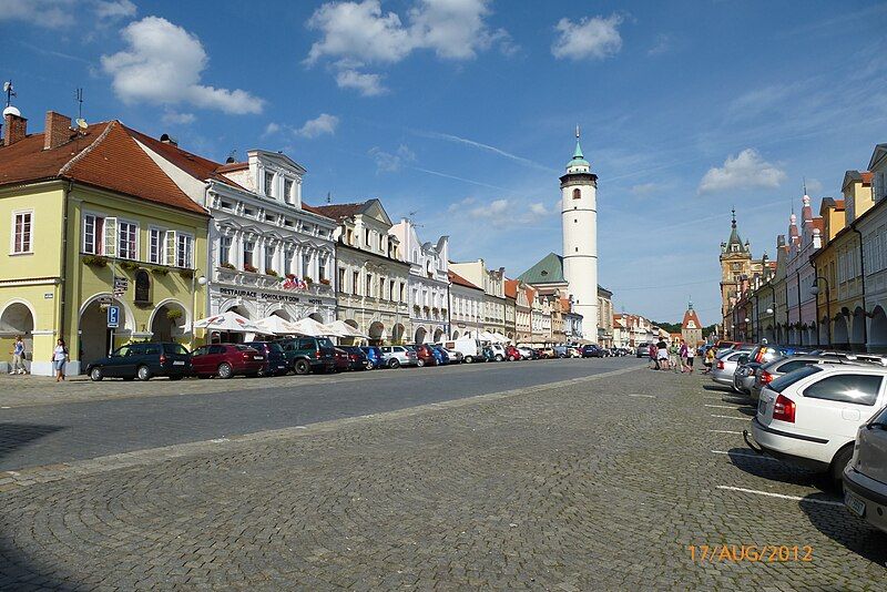 File:Domazlice Marktplatz.JPG