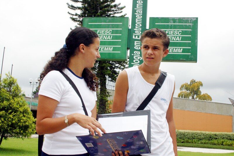 File:Ensino medio.tif