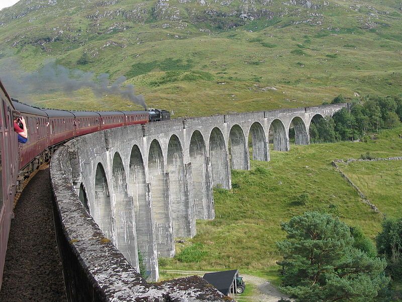 File:GlenfinnanViaduct.jpg