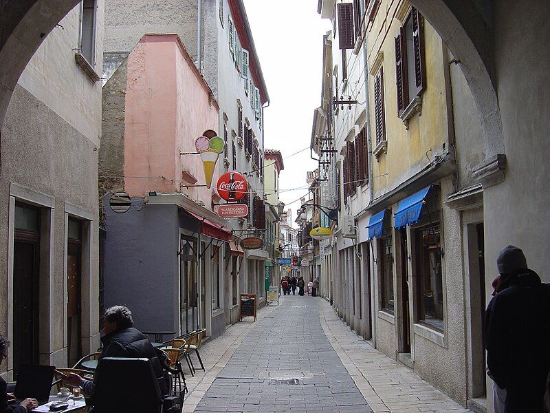 File:Koper street.JPG