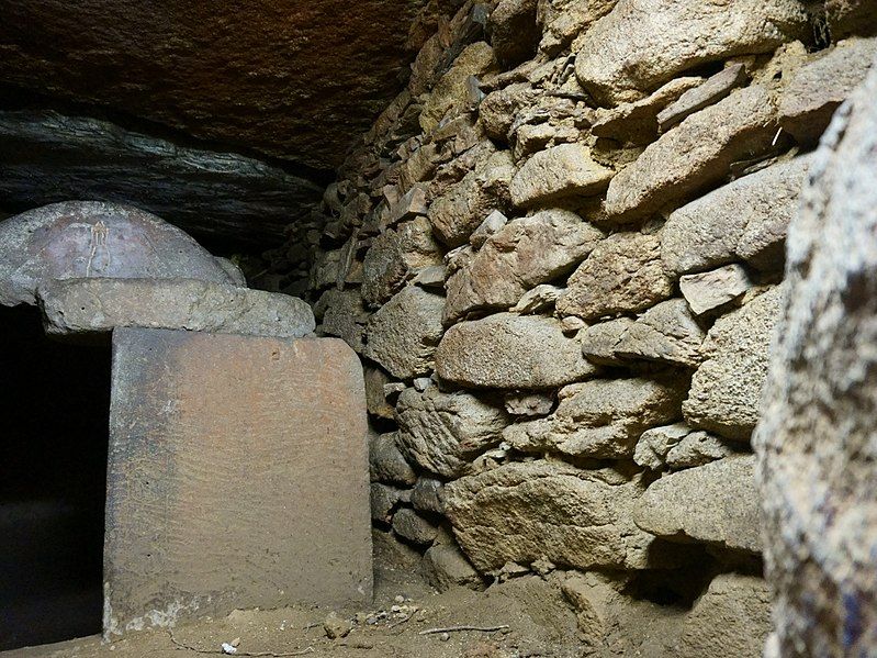 File:Nishikuma-kofun stone wall.jpg